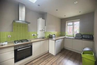 6 bed house, Pelham Crescent, Lenton Abbey, Beeston, NG92ER - Image 3